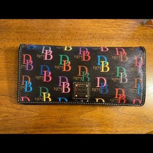 Dooney & Bourke DB75 Multi Slim Wallet snap closure